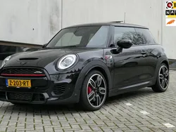 Zwart Gebruikt 2020 Mini John Cooper Works Chili Hatchback | € 29.940 (Eerlijke prijs)