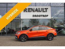 Orange valencia/zwart dak (oranje parelmoer) Gebruikt 2021 Renault Arkana RS Line SUV | € 23.925 (Eerlijke prijs)