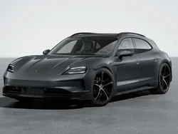 Grijs, metallic lak Gebruikt 2025 Porsche Taycan Cross Turismo Sedan | € 126.655
