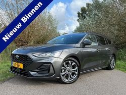 Grijs, metallic lak Gebruikt 2024 Ford Focus ST-Line X Stationwagen | € 26.950 (Eerlijke prijs)