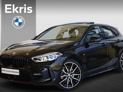 Zwart Gebruikt 2024 BMW 118 Shadowline Hatchback | € 32.900 (Eerlijke prijs)