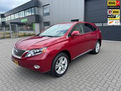 Rood, metallic lak Gebruikt 2010 Lexus RX450h Executive Line SUV | € 18.999 (Eerlijke prijs)