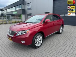 Rood, metallic lak Gebruikt 2010 Lexus RX450h Executive Line SUV | € 18.999 (Eerlijke prijs)