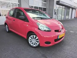 Rood Gebruikt 2010 Toyota Aygo Hatchback | € 1.850 (Goede deal)