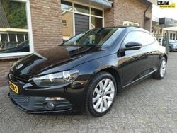 Zwart, metallic lak Gebruikt 2013 VW Scirocco Highline Coupé | € 9.950 (Eerlijke prijs)