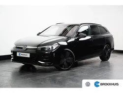 Zwart Gebruikt 2024 VW Passat Business Stationwagen | € 49.700