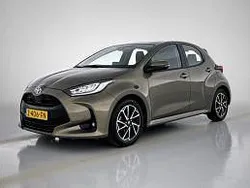 Groen metallic Gebruikt 2024 Toyota Yaris Hatchback | € 22.445 (Eerlijke prijs)