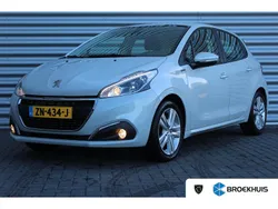 Wit Gebruikt 2019 Peugeot 208 Signature Sky Hatchback | € 10.400 (Eerlijke prijs)