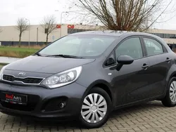 Grijs Gebruikt 2013 Kia Rio Comfort Hatchback | € 6.999 (Eerlijke prijs)