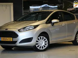 Grijs, metallic lak Gebruikt 2014 Ford Fiesta Trend Hatchback | € 7.485 (Eerlijke prijs)