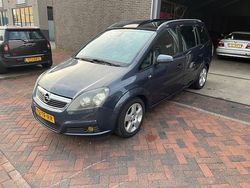 Grijs Gebruikt 2006 Opel Zafira MPV | € 1.250 (Goede deal)