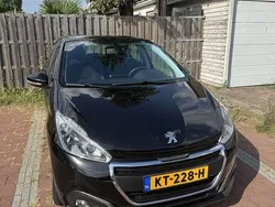 Zwart Gebruikt 2016 Peugeot 208 Hatchback | € 5.050 (Eerlijke prijs)