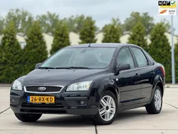 Zwart Gebruikt 2005 Ford Focus Futura Sedan | € 2.950 (Eerlijke prijs)