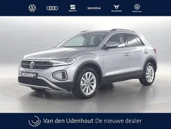 Grijs, metallic lak Gebruikt 2024 VW T-Roc Edition SUV | € 32.650 (Goede deal)