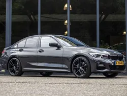 Grijs, metallic lak Gebruikt 2020 BMW 330 Executive Sedan | € 34.950 (Eerlijke prijs)