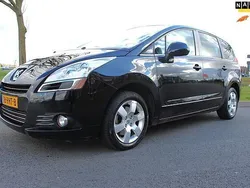 Zwart Gebruikt 2011 Peugeot 5008 MPV | € 3.975 (Eerlijke prijs)