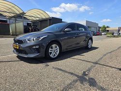 Grijs Gebruikt 2018 Kia Ceed Hatchback | € 11.900 (Eerlijke prijs)
