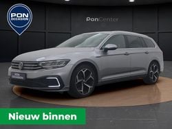 Zilver Gebruikt 2022 VW Passat Business Stationwagen | € 24.450 (Goede deal)