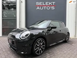 Zwart Gebruikt 2024 Mini John Cooper Works Hatchback | € 32.950