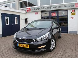 Zwart (metallic) Gebruikt 2016 Kia Ceed Comfort Hatchback | € 8.950