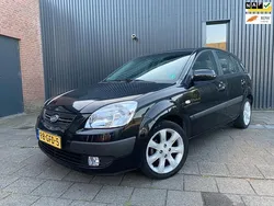 Zwart Gebruikt 2008 Kia Rio Hatchback | € 2.495 (Eerlijke prijs)