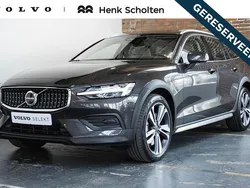 Grijs, metallic lak Gebruikt 2022 Volvo V60 CC Plus Stationwagen | € 46.950 (Super prijs)