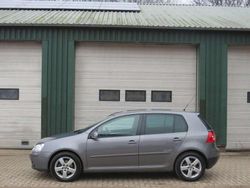 Grijs, metallic lak Gebruikt 2008 VW Golf VI Trendline Hatchback | € 3.950 (Eerlijke prijs)