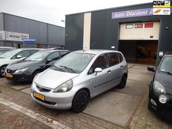 Grijs Gebruikt 2002 Honda Jazz LS Hatchback | € 1.599 (Eerlijke prijs)