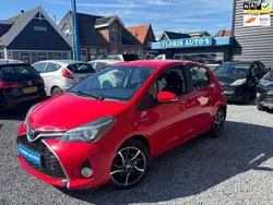 Rood Gebruikt 2016 Toyota Yaris Hybrid Hatchback | € 10.945 (Eerlijke prijs)