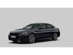 M carbonschwarz metallic (zwart metallic) Gebruikt 2021 BMW 530e Comfort Edition Sedan | € 41.880 (Goede deal)