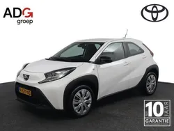 Wit Gebruikt 2022 Toyota Aygo Play Hatchback | € 16.950 (Eerlijke prijs)