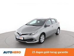 Grijs (metallic) Gebruikt 2015 Toyota Auris Hybrid Hatchback | € 11.850 (Goede deal)