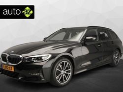 Zwart Gebruikt 2021 BMW 318 Sport Line Stationwagen | € 23.900 (Eerlijke prijs)