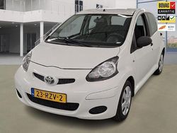 Wit Gebruikt 2011 Toyota Aygo Hatchback | € 6.450 (Duur)