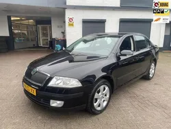 Zwart Gebruikt 2008 Skoda Octavia Business Line Hatchback | € 2.950 (Goede deal)