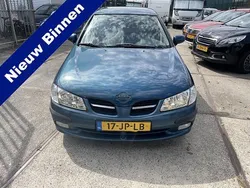 Blauw Gebruikt 2002 Nissan Almera Hatchback | € 1.300