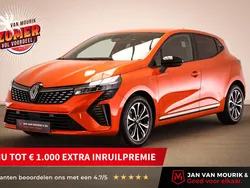 Oranje Gebruikt 2024 Renault Clio V Techno Hatchback | € 22.140 (Iets duurder)