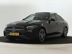 Donker obsidiaanzwart metaalkleur metallic Gebruikt 2024 Mercedes 300 AMG Sedan | € 55.945 (Eerlijke prijs)