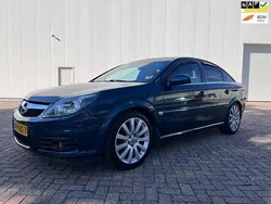 Groen Gebruikt 2009 Opel Vectra GTS Executive Hatchback | € 5.950