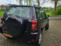 Zwart Gebruikt 2004 Toyota RAV4 Luna SUV | € 3.150 (Goede deal)