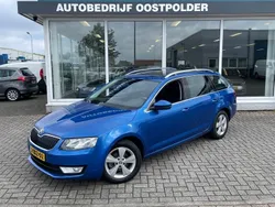 Blauw, metallic lak Gebruikt 2015 Skoda Octavia Elegance Stationwagen | € 7.950 (Eerlijke prijs)