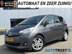 Grijs Gebruikt 2014 Toyota Verso-S MPV | € 13.880 (Iets duurder)