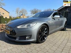 Grijs, metallic lak Gebruikt 2013 Tesla Model S Hatchback | € 15.900 (Iets duurder)