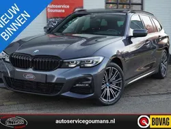Grijs Gebruikt 2022 BMW 330e Executive Stationwagen | € 37.950 (Goede deal)