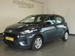 Grijs Gebruikt 2021 Hyundai i10 Premium Hatchback | € 12.400 (Goede deal)