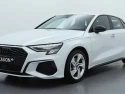 Wit Gebruikt 2023 Audi A3 Sportback S-Line Hatchback | € 30.450 (Eerlijke prijs)