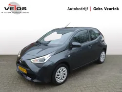 Grijs Gebruikt 2018 Toyota Aygo X-play Hatchback | € 12.900 (Eerlijke prijs)