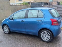 Blauw Gebruikt 2006 Toyota Yaris Luna Hatchback | € 2.500