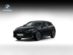 Zwart Nieuw 2025 BMW 120 Comfort Edition Hatchback | € 62.841