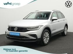 Zilver, metallic lak Gebruikt 2023 VW Tiguan Business SUV | € 36.900 (Super prijs)